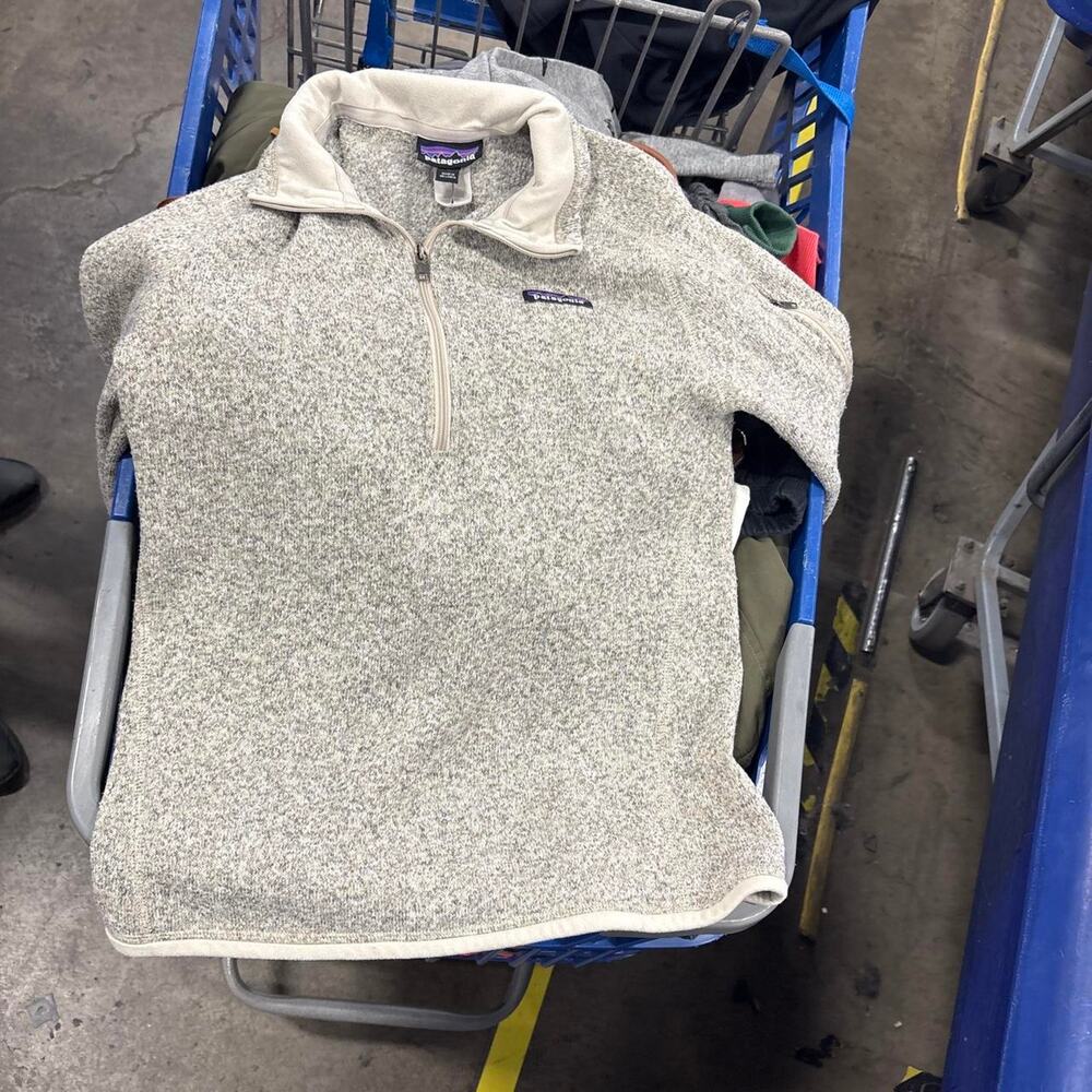 Patagonia grey quarter zip fleece